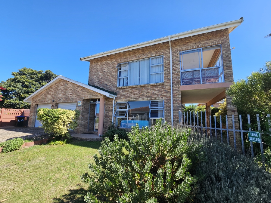 3 Bedroom Property for Sale in Wavecrest Eastern Cape